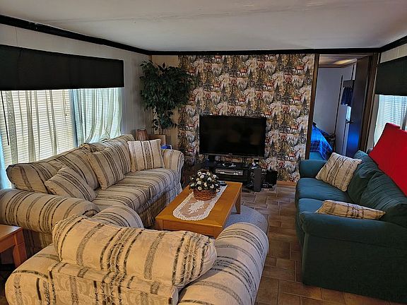 5th image of 107 Deer Dr