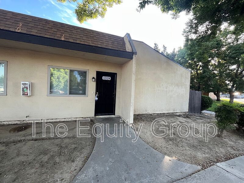 1st image of 1324 W Elowin Ave
