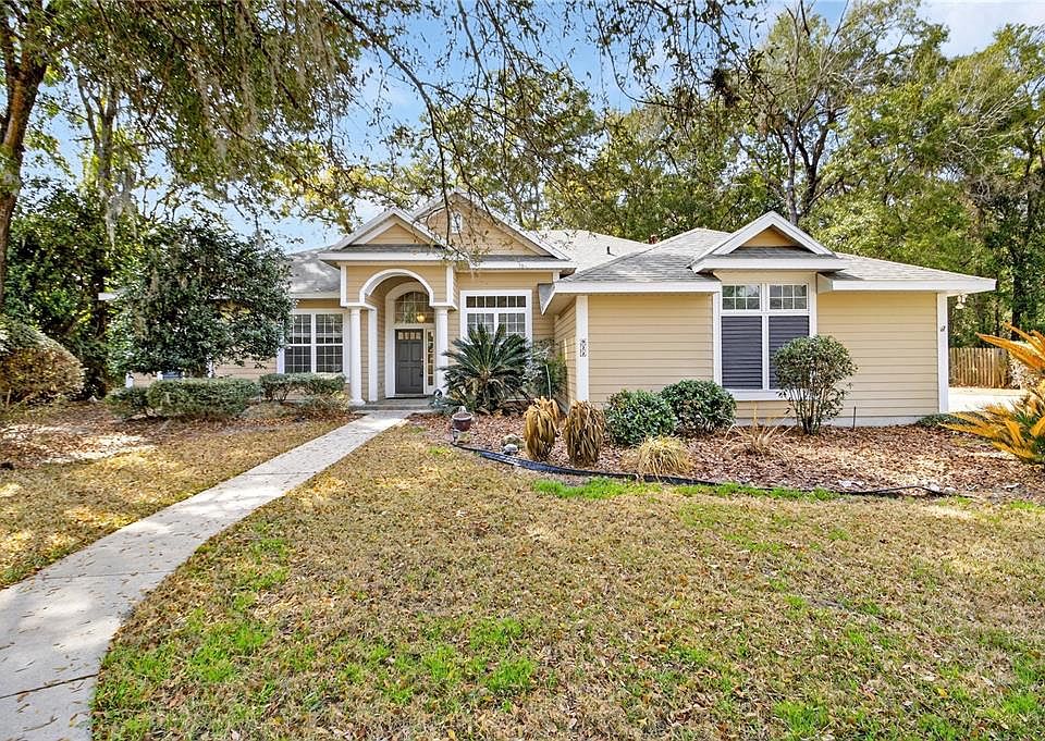 1st image of 922 SW 88th St