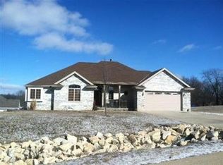 2995 River Bend Dr, Kankakee, IL 60901