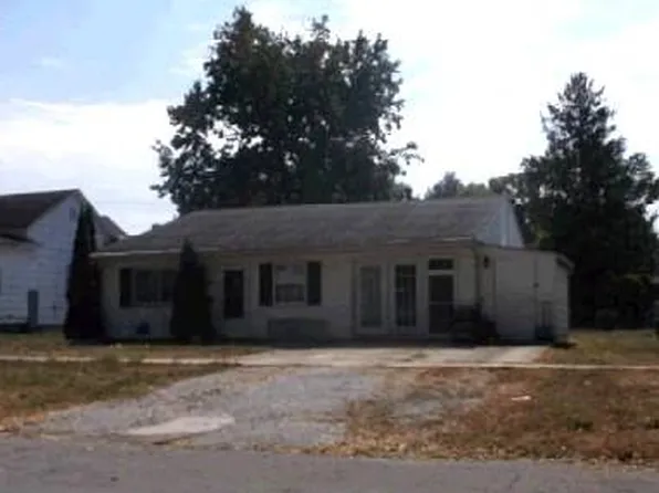 2617 Richmond Ave, Mattoon, IL 61938