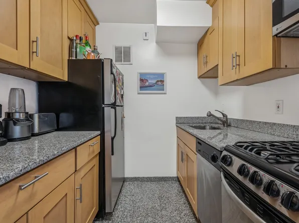 200 East 58th Street image 4 of 16