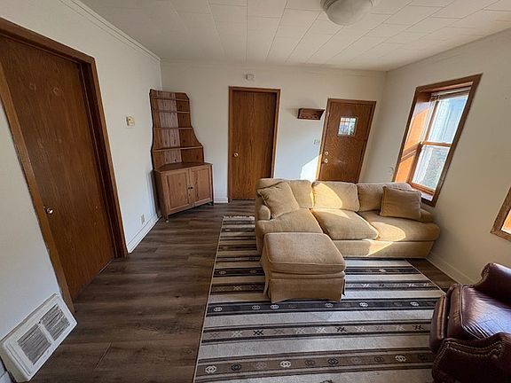 Living room dimensions 12x12