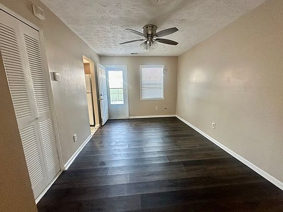 3rd image of 6340 Commons Dr