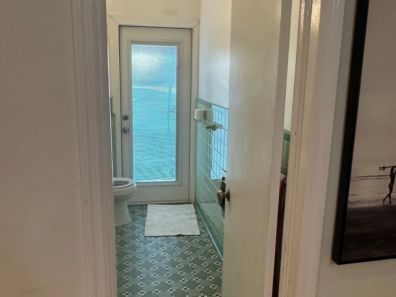 4 bed, 5518 sqft, $1,900 — Photo 2