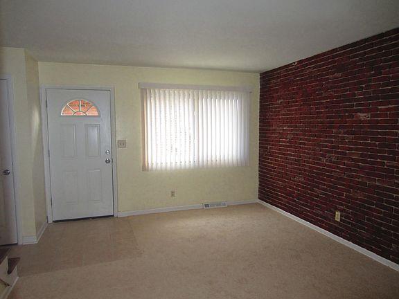 3rd image of 5621 Ironwood Ct