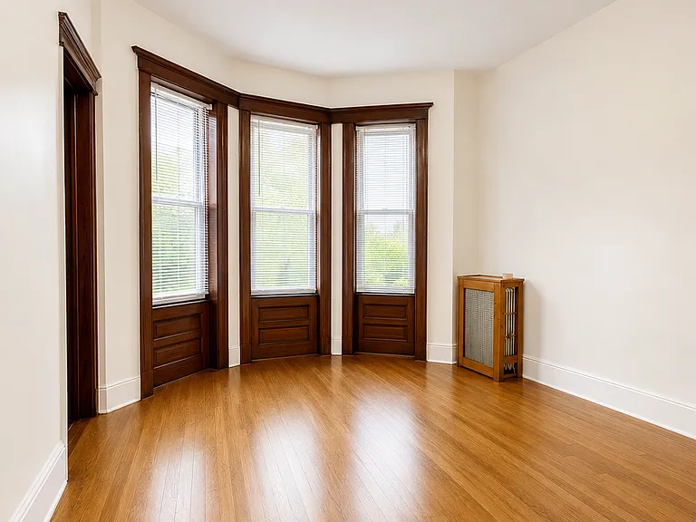 6090 Putnam Ave #2 — Photo 2