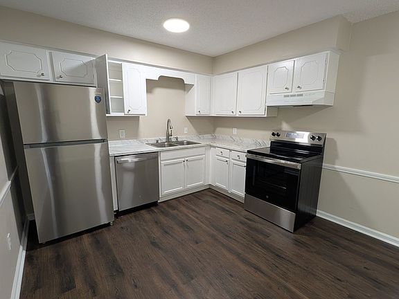 3rd image of 418 Murphys Ln