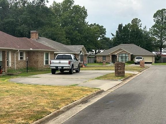 4th image of 109 Cedar Springs Blvd