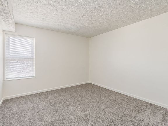 4th image of 1366 Sheridan Dr APT 31