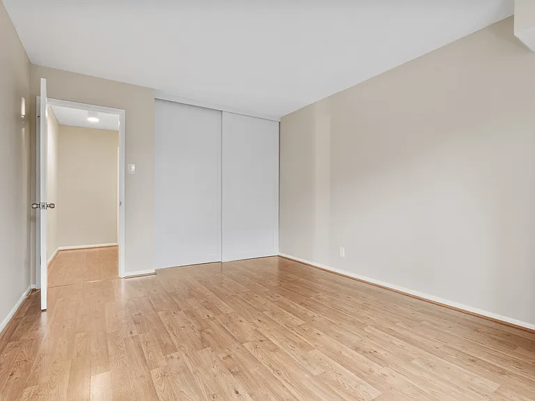 309 Yoakum Pkwy #509 — Photo 18