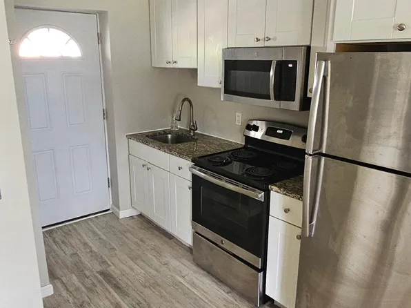 131 Cosey Beach Ave #3, East Haven, CT 06512