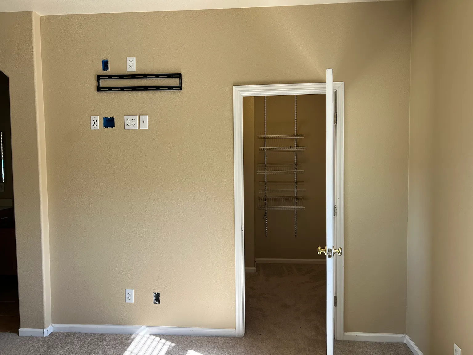 3 bed, 1994 sqft, $2,900 — Photo 4