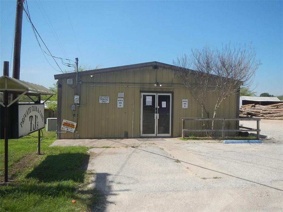 1st image of 3126 Oak Trail Dr