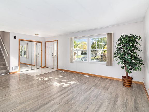 3rd image of 1048 W Park Place Dr