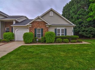 8828 Treyburn Dr, Charlotte, NC 28216