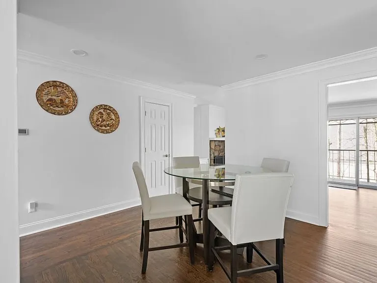 1744 Woodcliff Pl — Photo 9