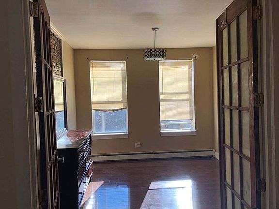 4th image of 355 Chauncey St APT 2L