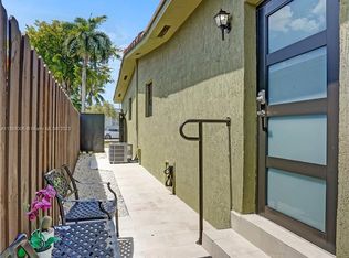 649 W 33rd St, Hialeah, FL 33012