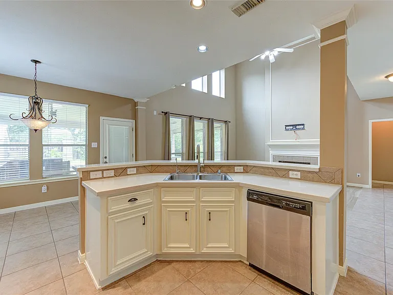 22122 Shady Heath Ln — Photo 24