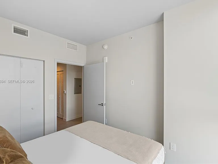 11 NE 6th St #1601 — Photo 11