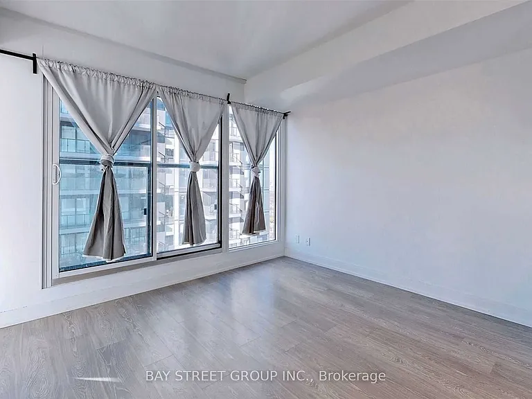 181 Dundas St E #4311 — Photo 9