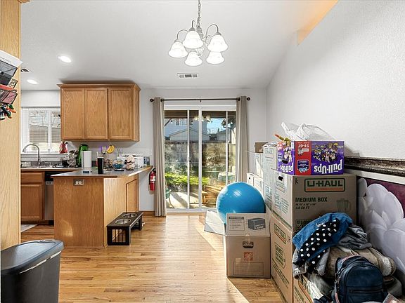 4th image of 1432 Beekman Ave
