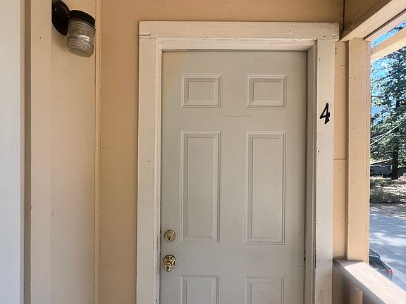 2nd image of 2737 Knox Ave #4