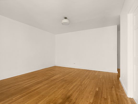 4th image of 100 W 12th St APT 5L