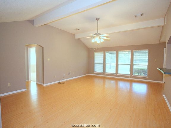 4th image of 242 Golfview Dr N