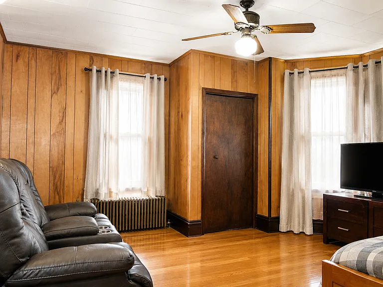 1007 Spring St — Photo 14