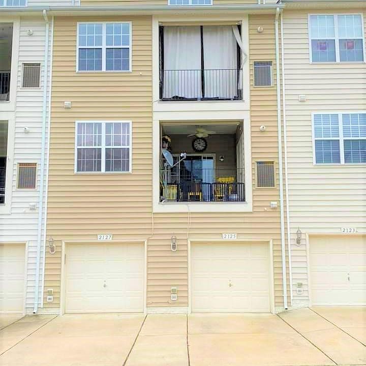 1st image of 2127 Abbottsbury Way