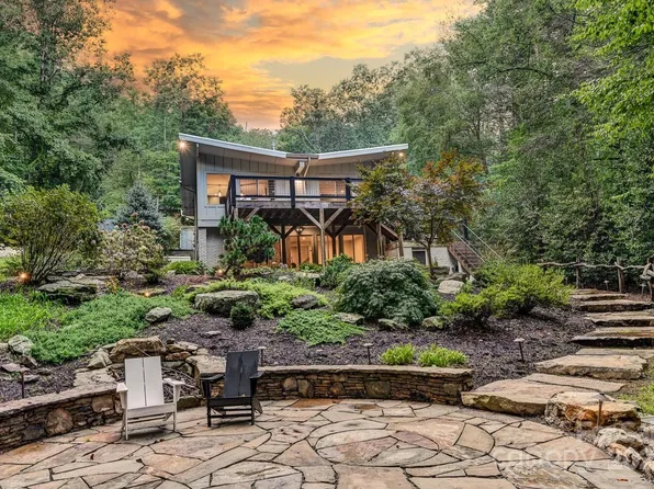 5 Crooked Tree Ln, Black Mountain, NC 28711