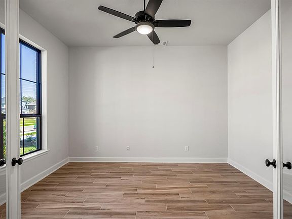 4th image of 9714 Leafgate Court