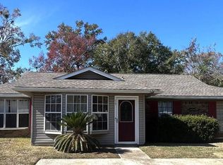 19 Stratford Pl, Gulfport, MS 39503