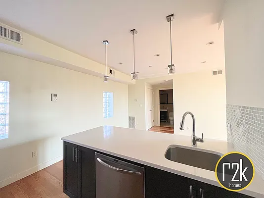 Rented by Realty 2000 Corp | media 23