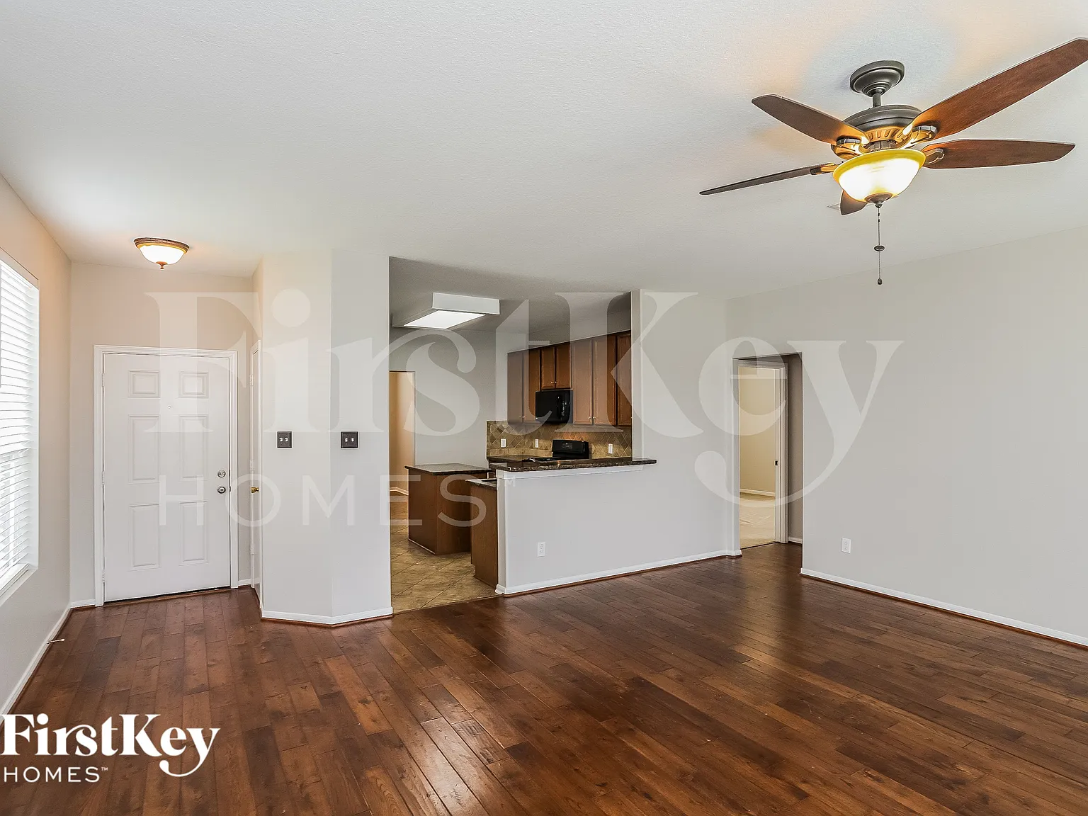 4 bed, 2.5 bath, 2375 sqft, $2,015 — Photo 3