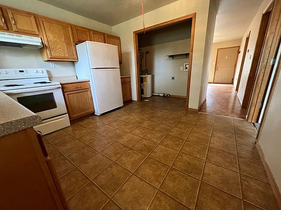 3rd image of 1900 Dunham Dr #B