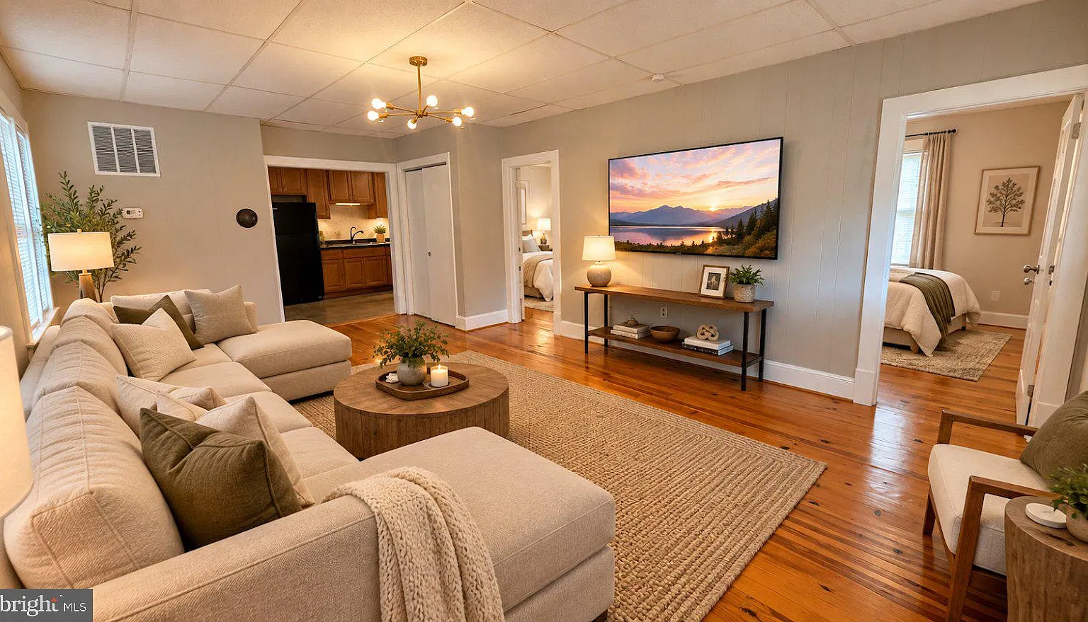 2 bed, 1.0 bath, 984 sqft, $2,400 — Photo 4