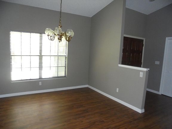 4th image of 8712 Chadwick Dr