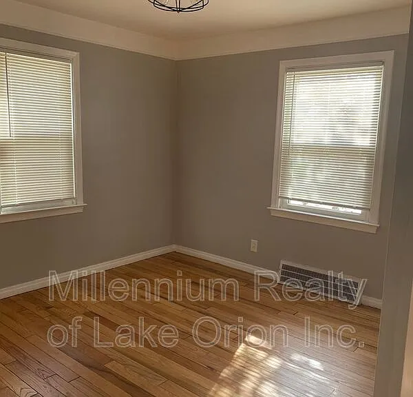 2181 Coy St — Photo 6