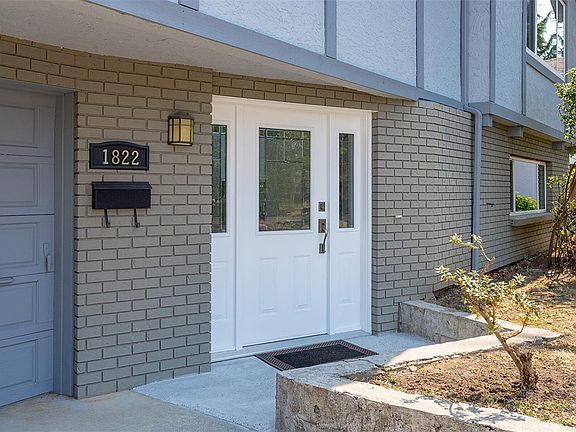 3rd image of 1822 Fairhurst Ave