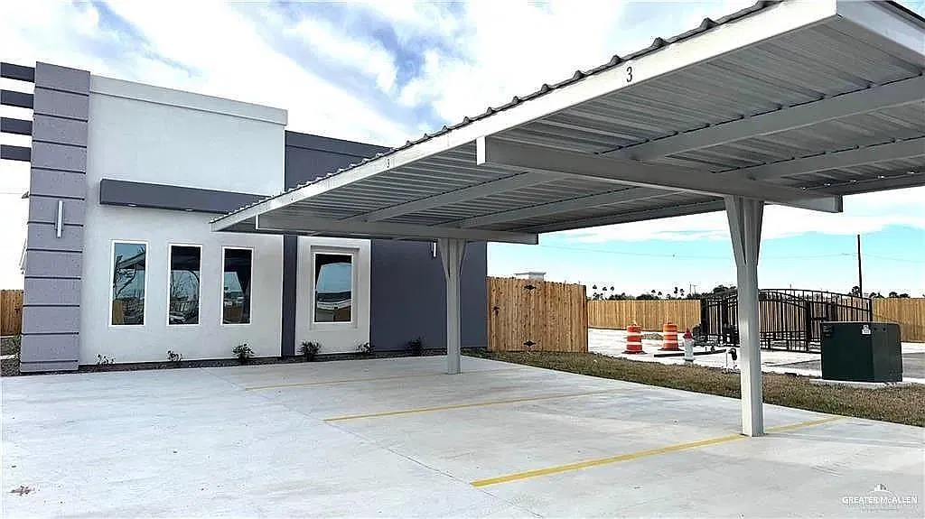 2 bed, 2.0 bath, 950 sqft, $1,100 — Photo 3