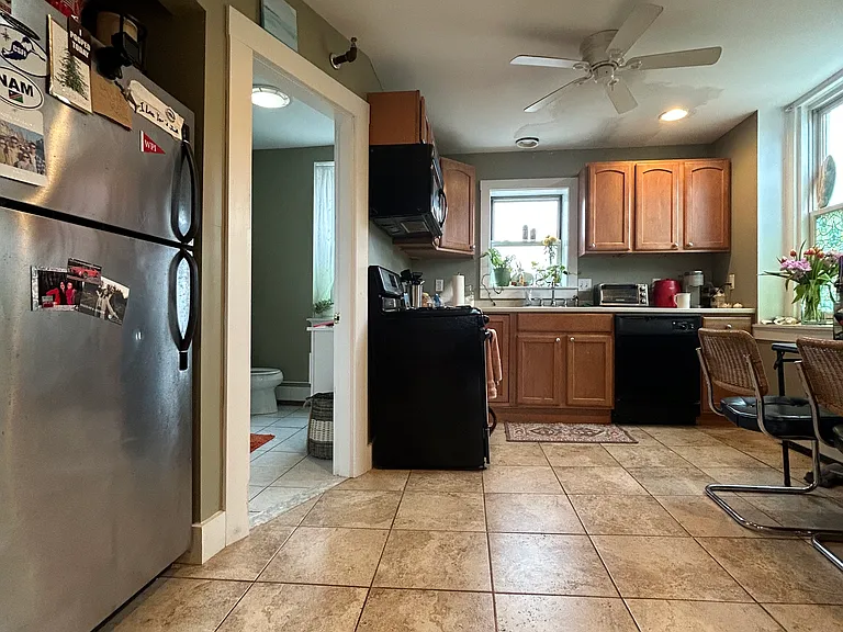 378 Thames St #4 — Photo 6