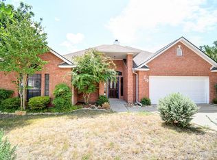 719 Oak Hollow Dr, Kerrville, TX 78028