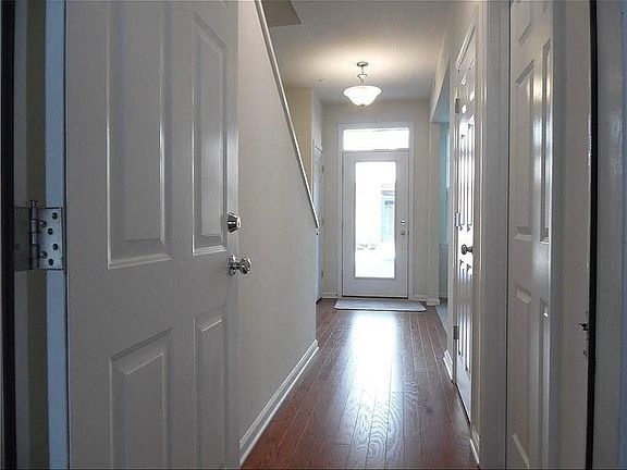 2nd image of 18 Fleet St