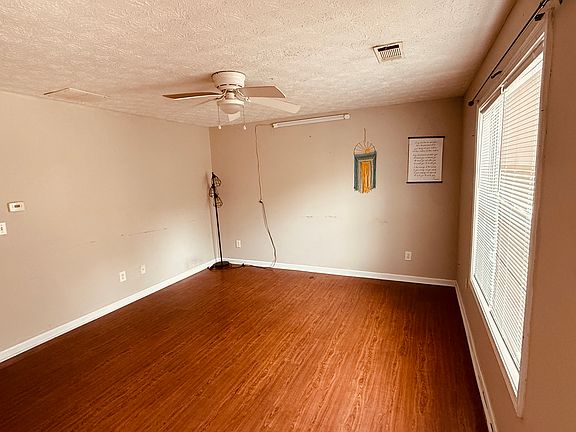2nd image of 4950 Pinehurst Cir #A
