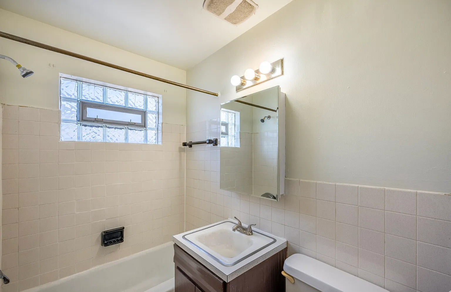 Minnehaha Apartments — Photo 2