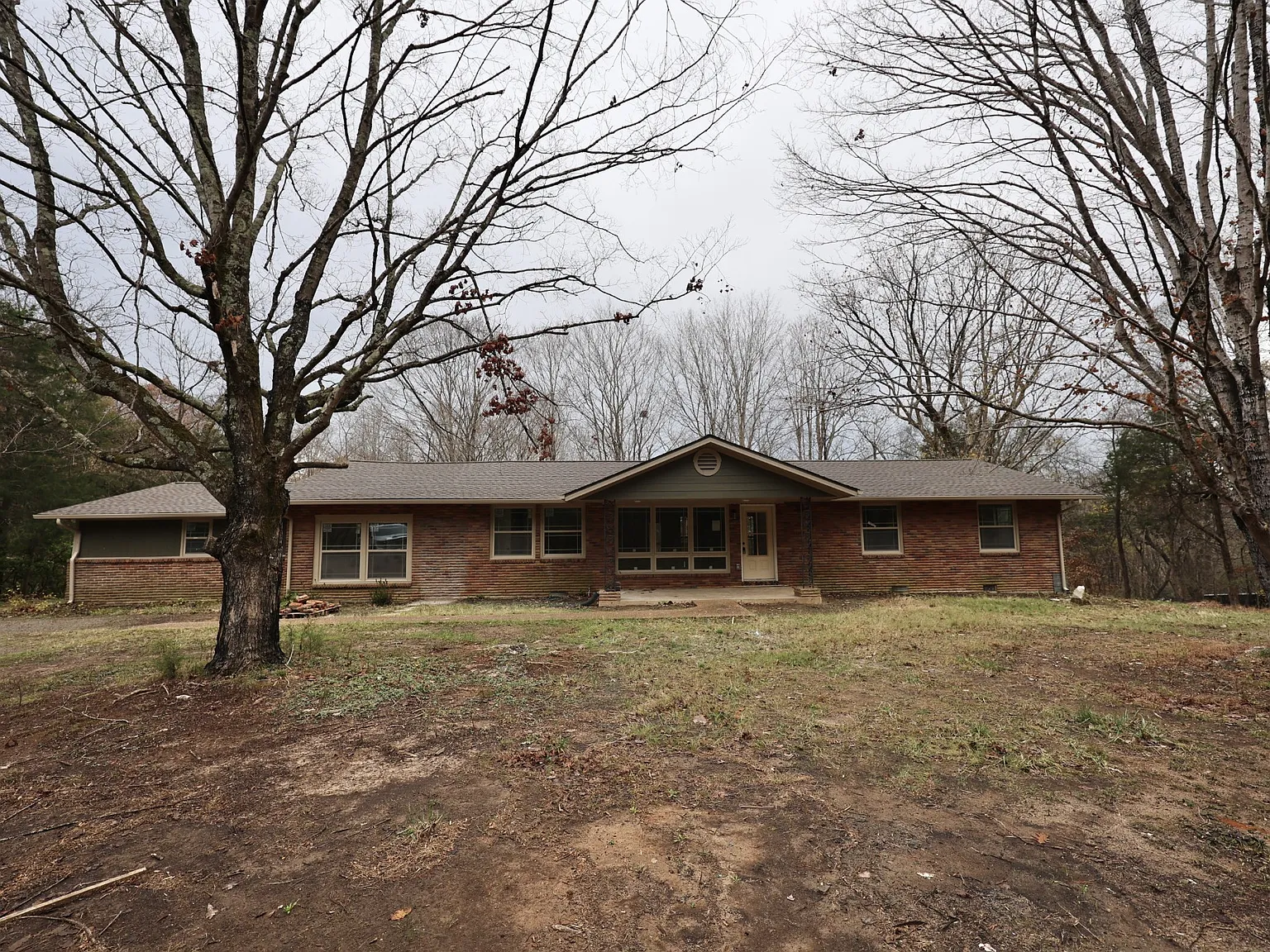 4 bed, 2074 sqft, $2,800 — Photo 2