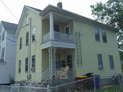 651 Cherry St, Fall River, MA, 02720